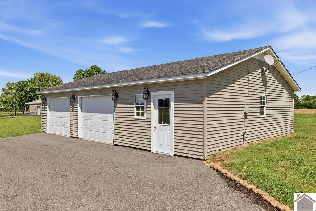 5132 Airport Rd