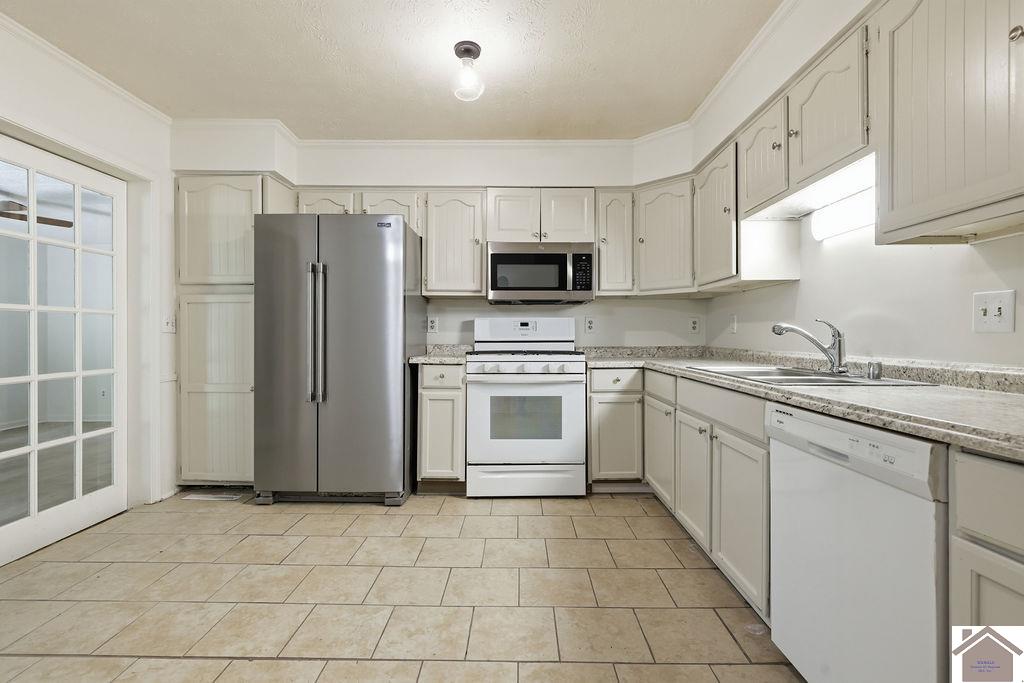 130 Azelia Cir