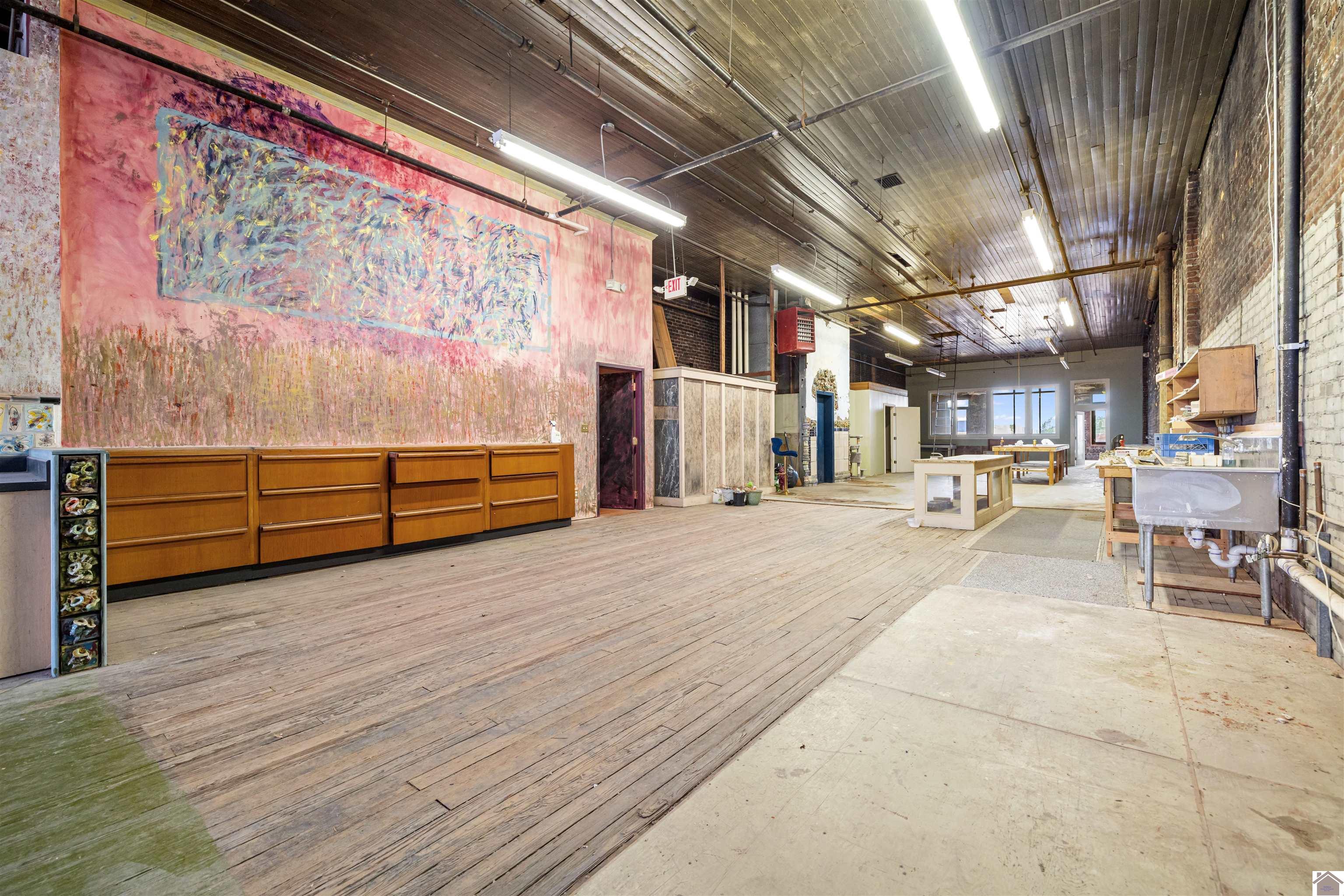 409 Broadway