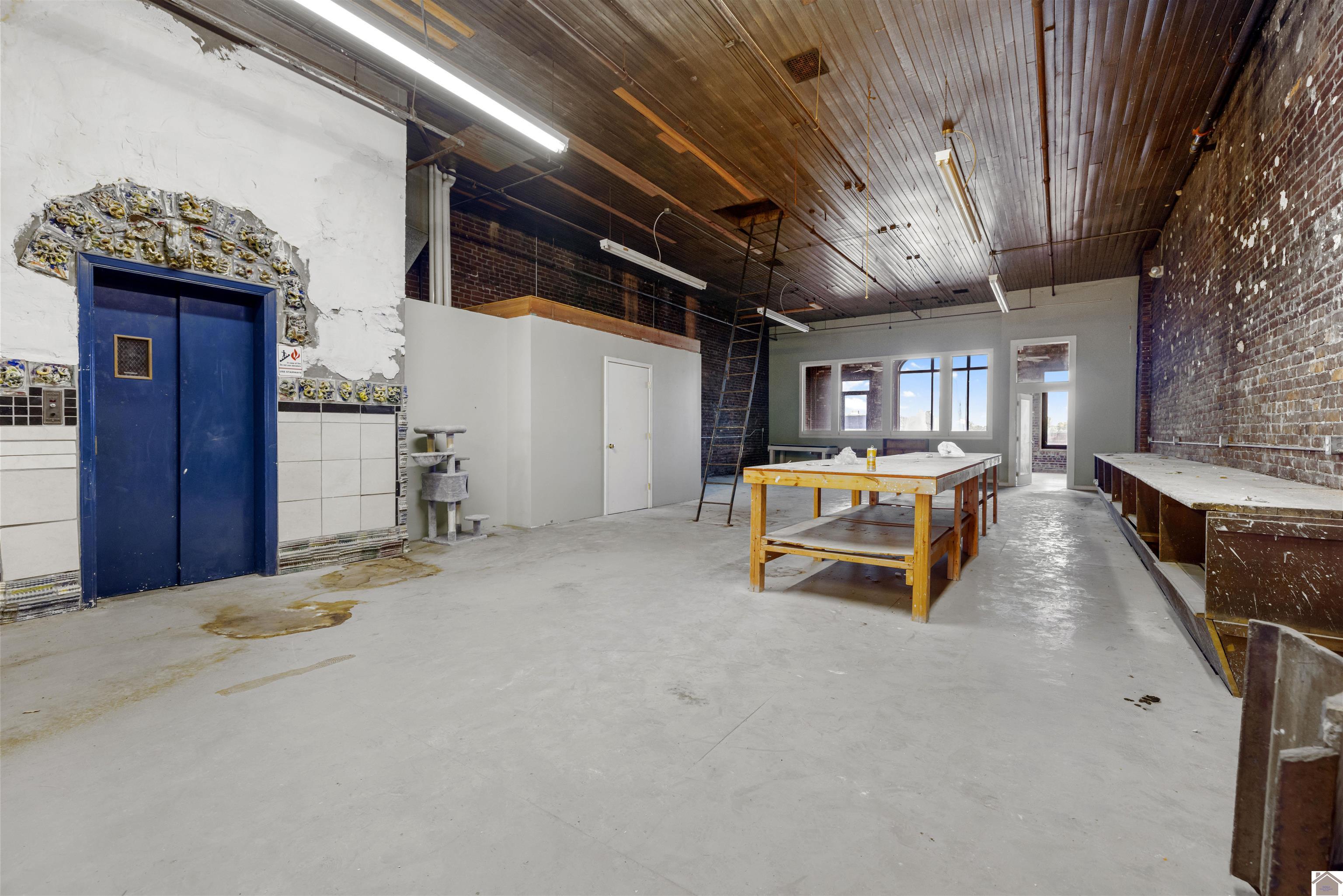 409 Broadway