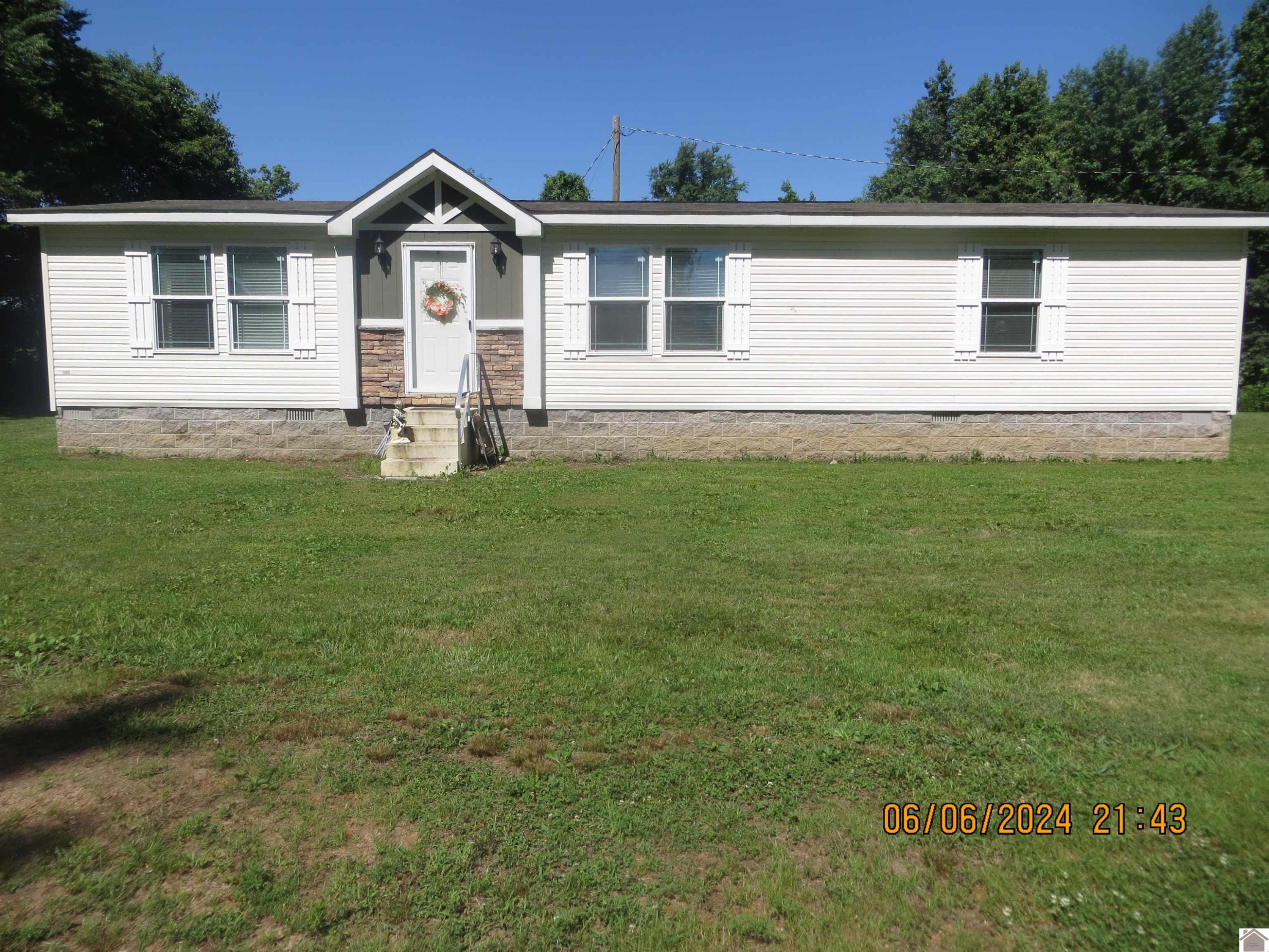192 CR 1320 New Laketon Road