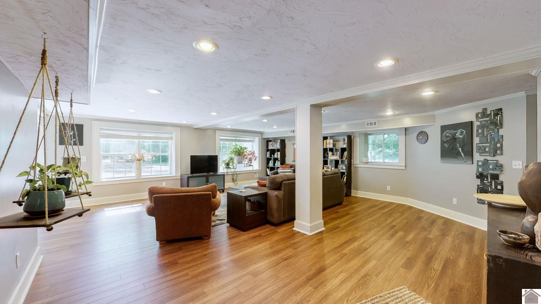 4135 Minnich Drive