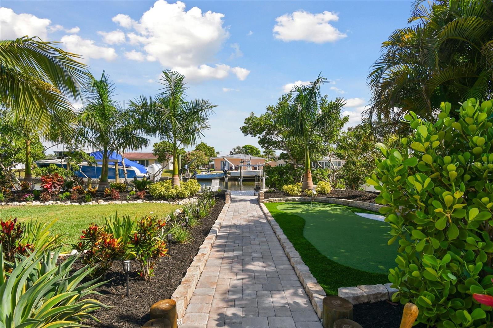 4343 POMPANO LN