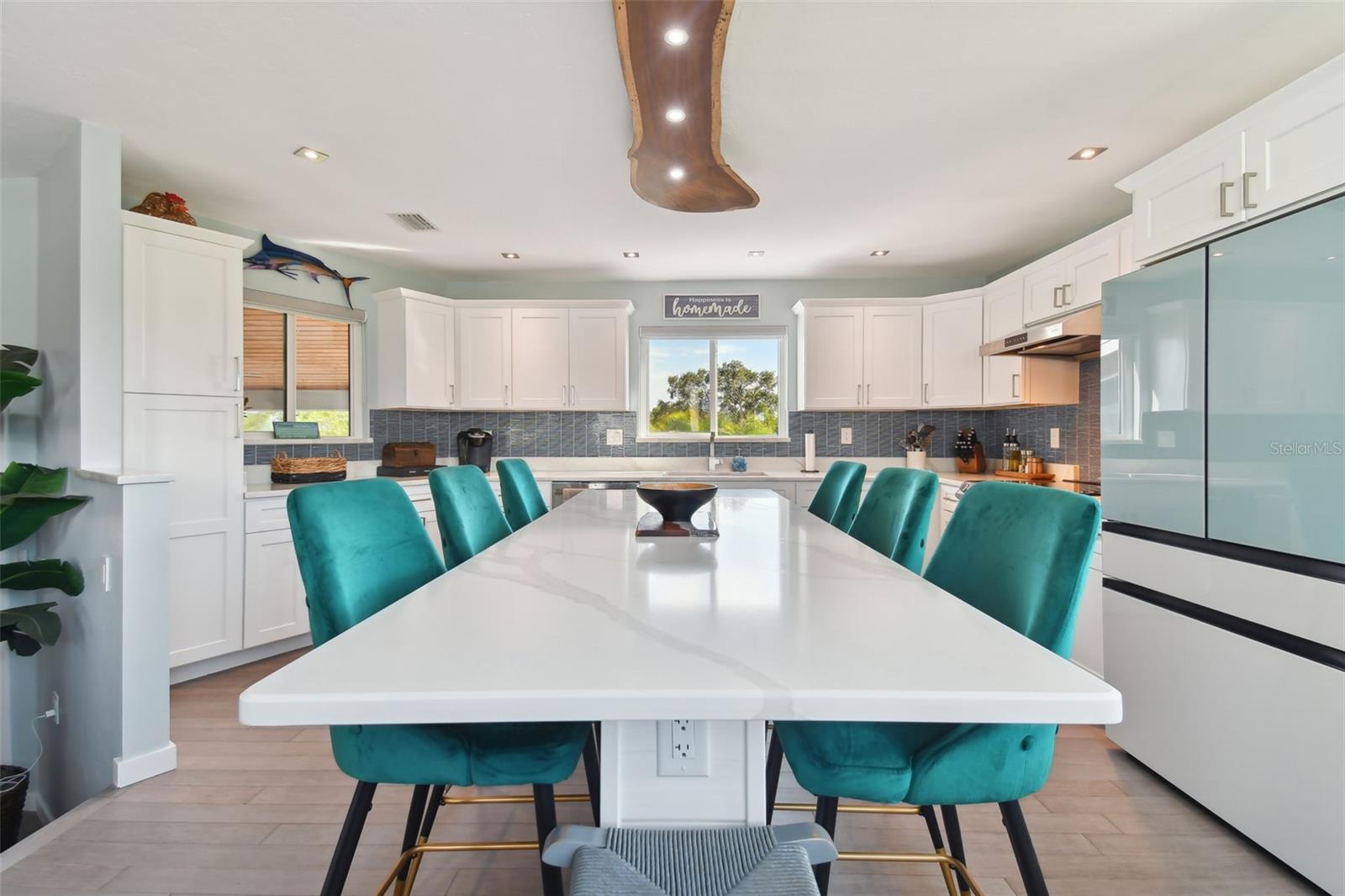 4343 POMPANO LN