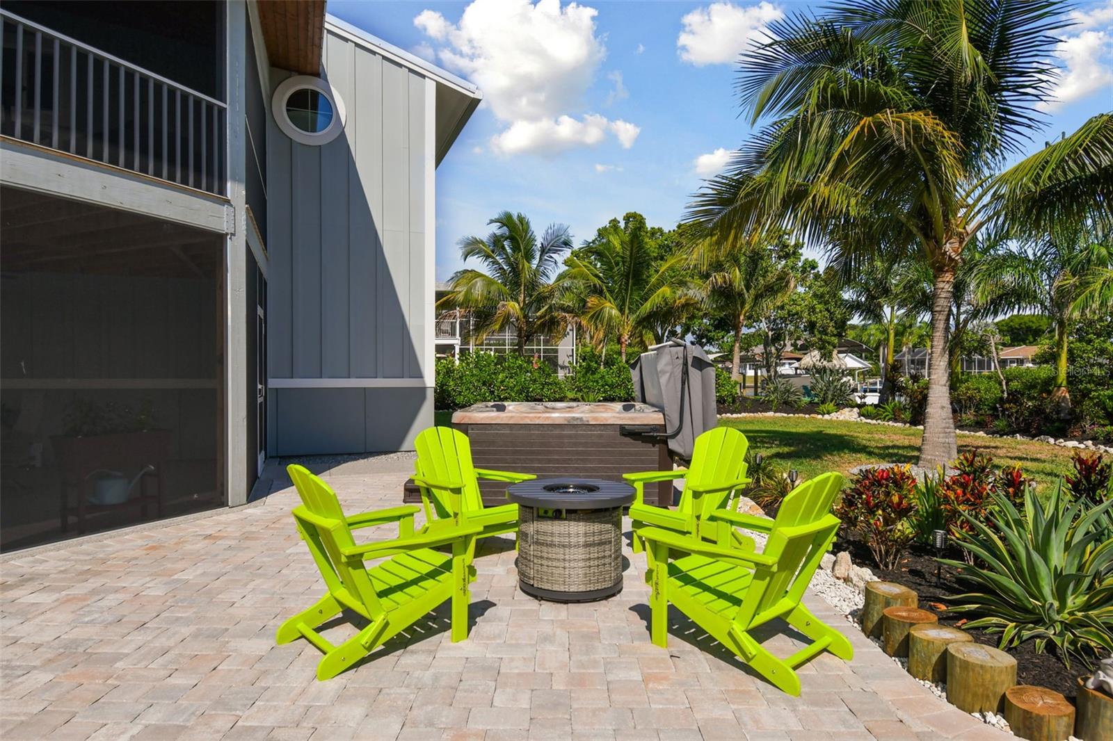 4343 POMPANO LN