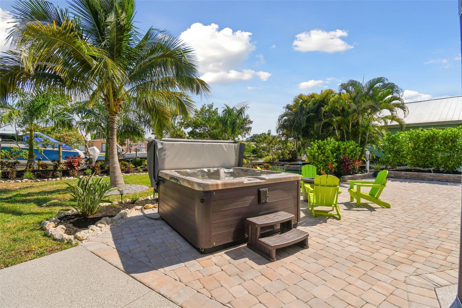 4343 POMPANO LN