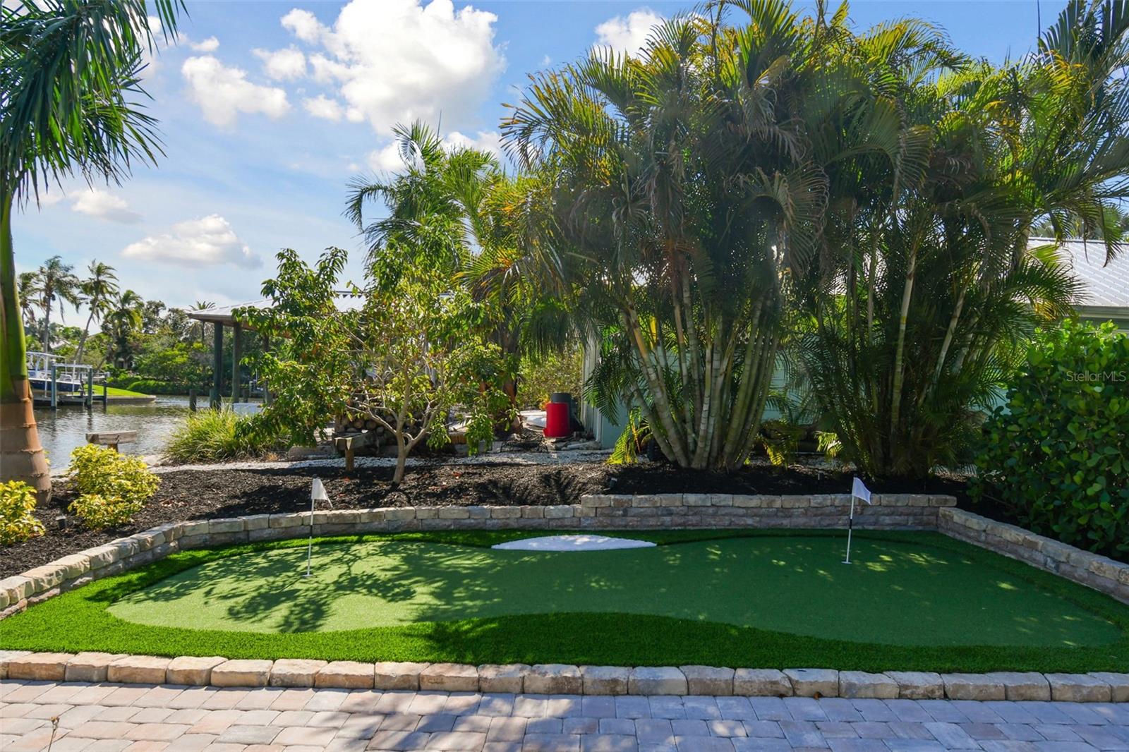 4343 POMPANO LN