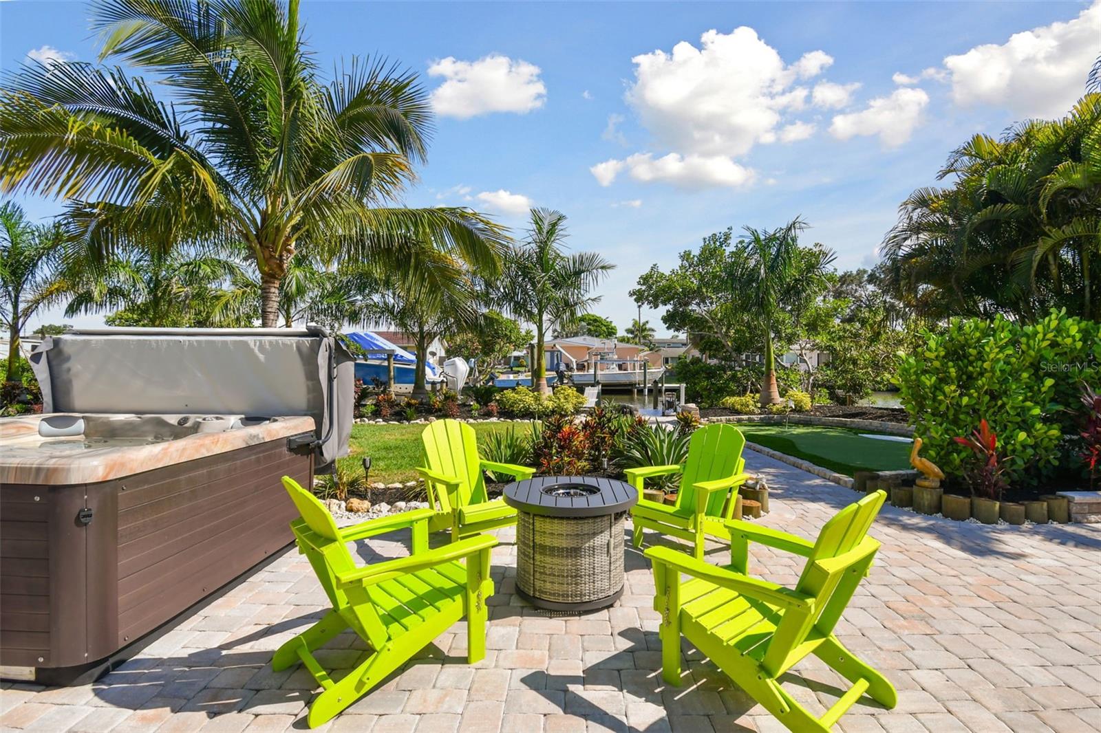 4343 POMPANO LN