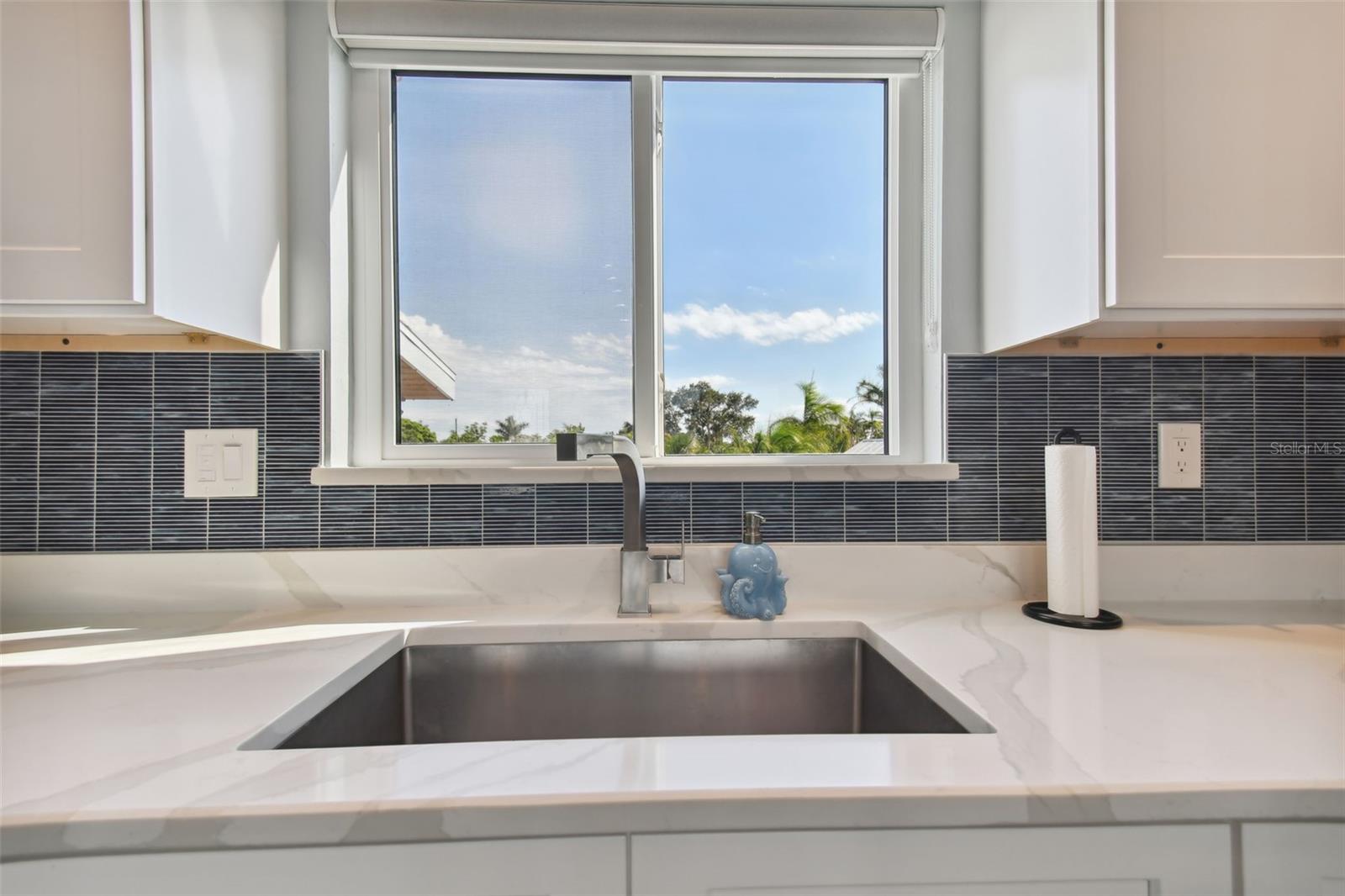 4343 POMPANO LN