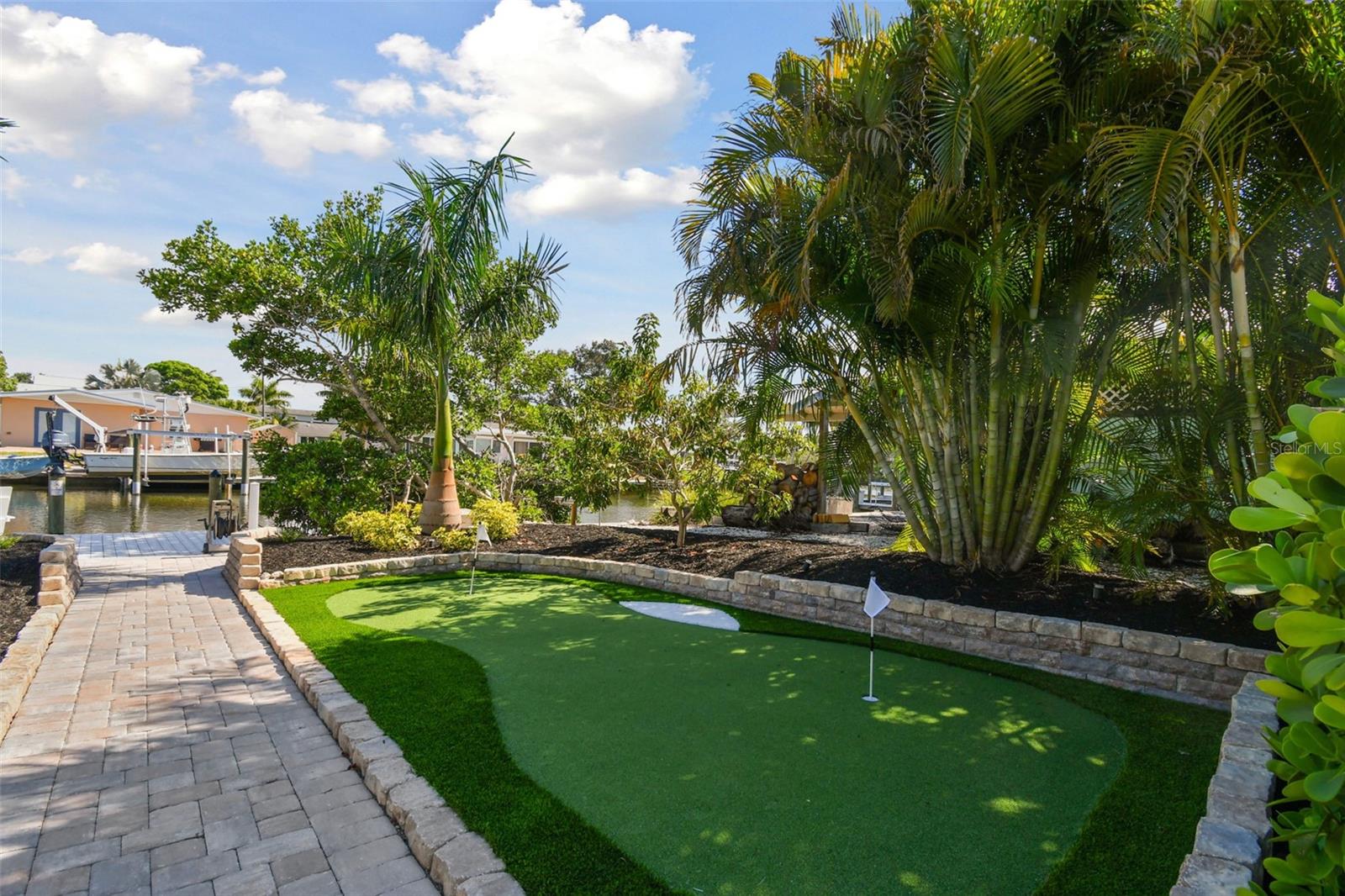 4343 POMPANO LN