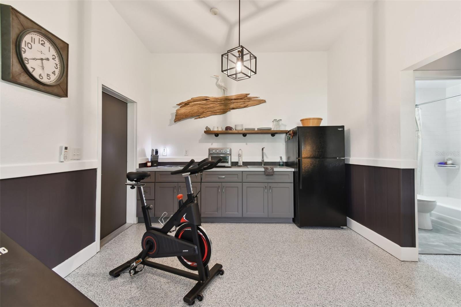 4343 POMPANO LN