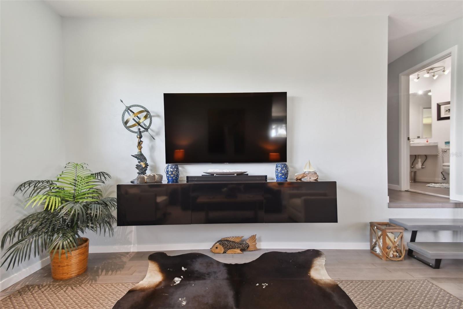 4343 POMPANO LN