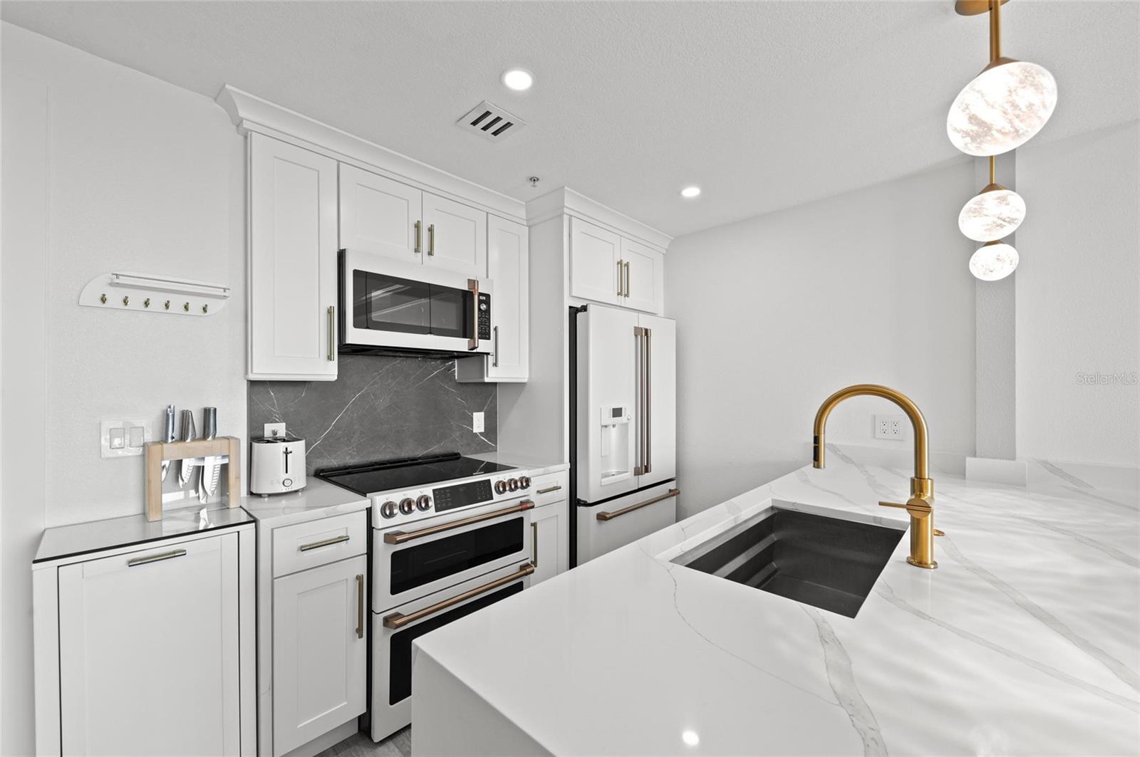 750 N TAMIAMI TRL #814