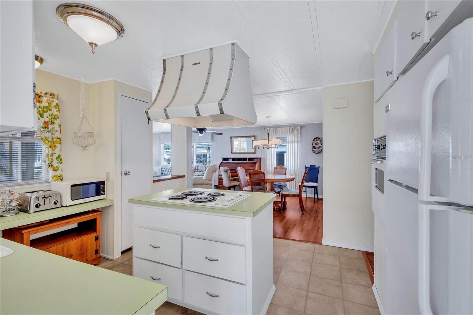 5619 BAYSHORE RD #211