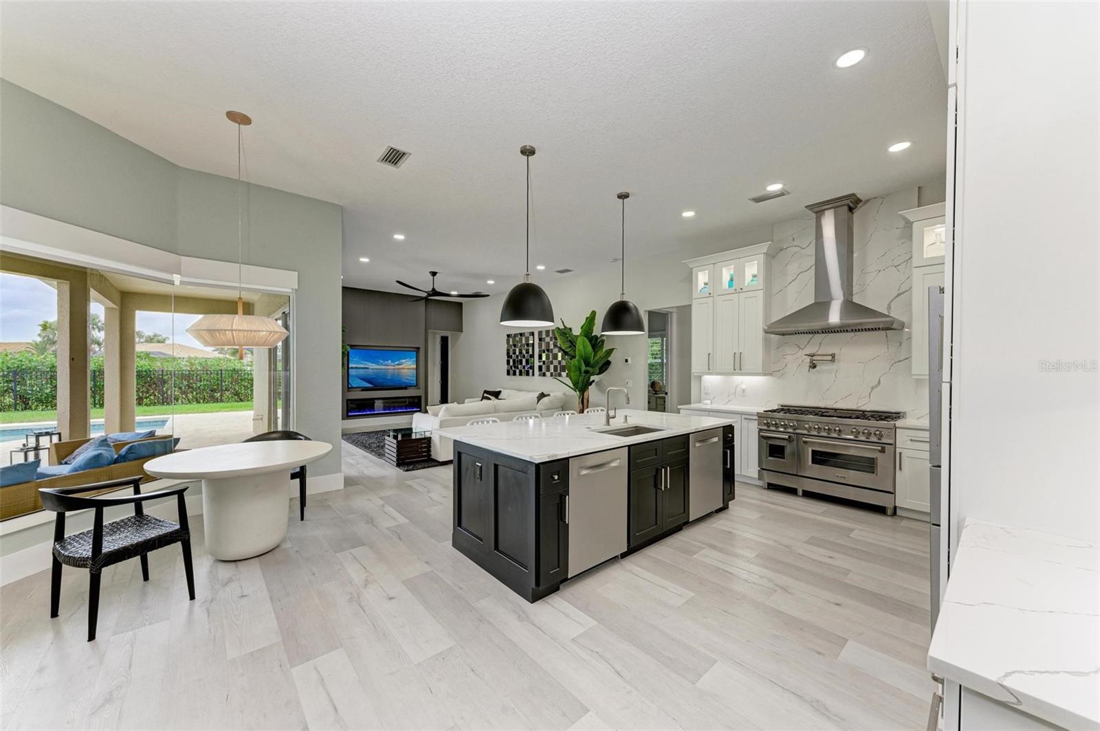 12814 DAISY PL