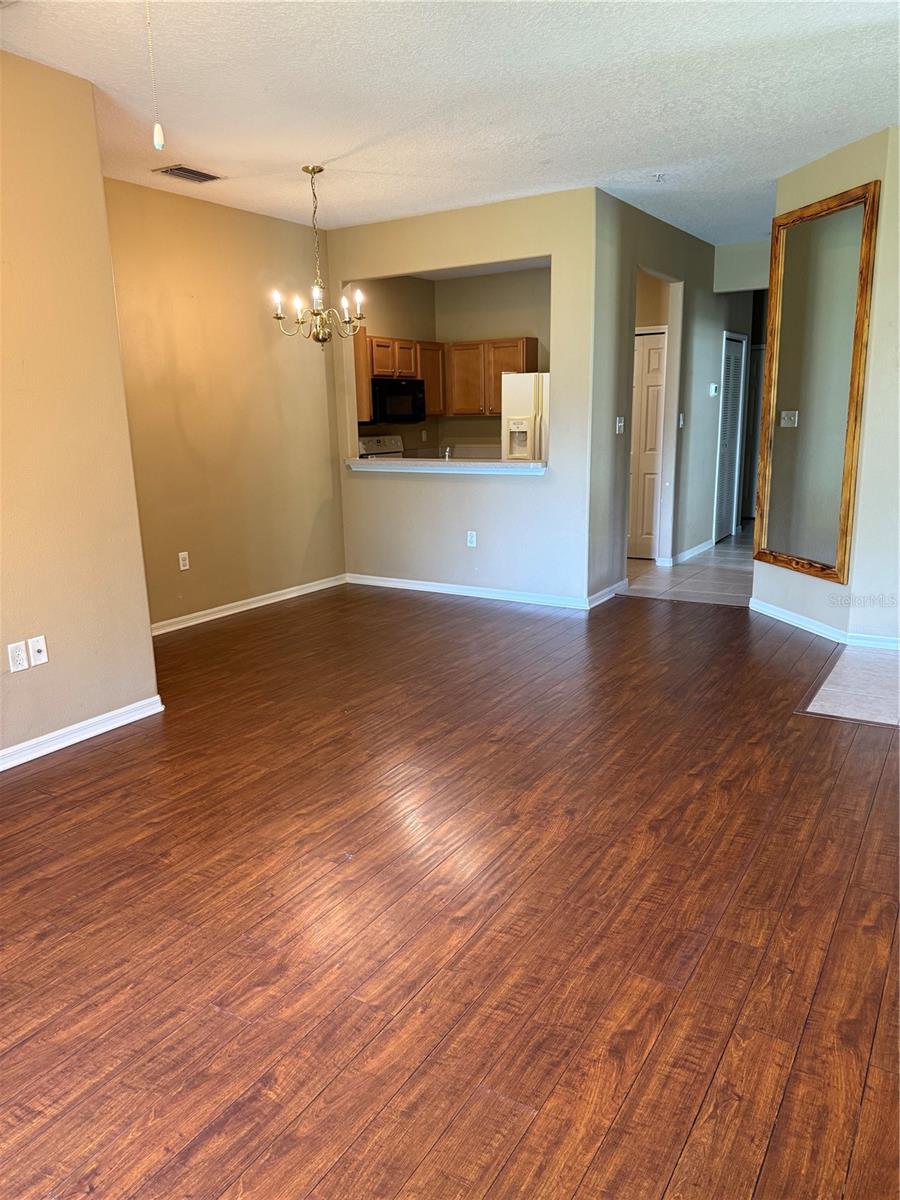 3403 PARKRIDGE CIR #20