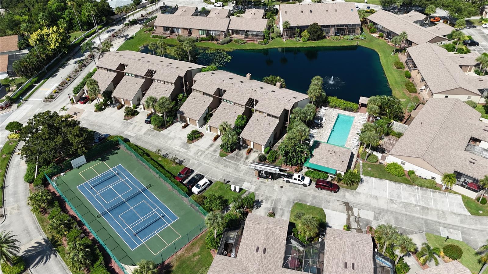 4412 WINSTON LN N #6