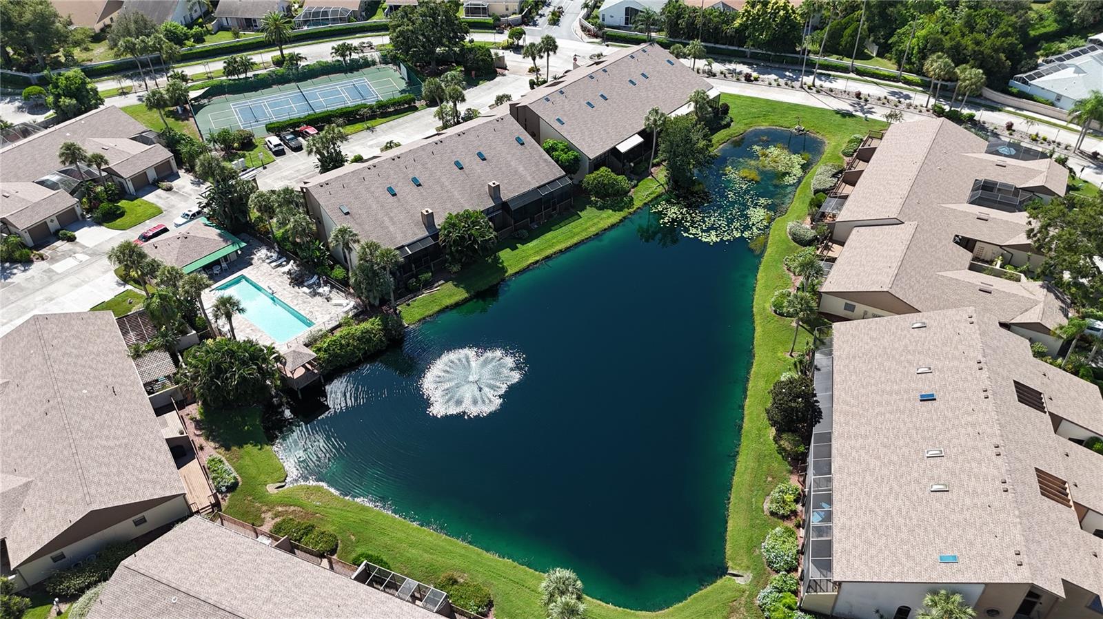 4412 WINSTON LN N #6