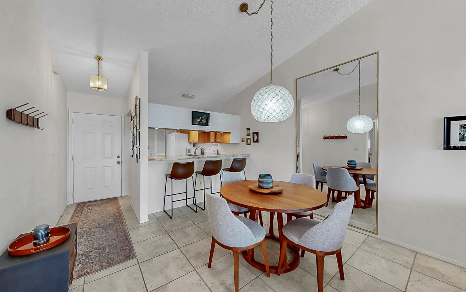 4412 WINSTON LN N #6