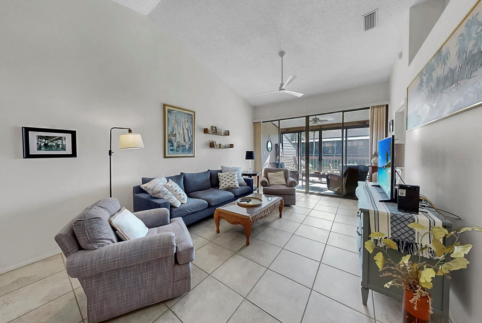 4412 WINSTON LN N #6