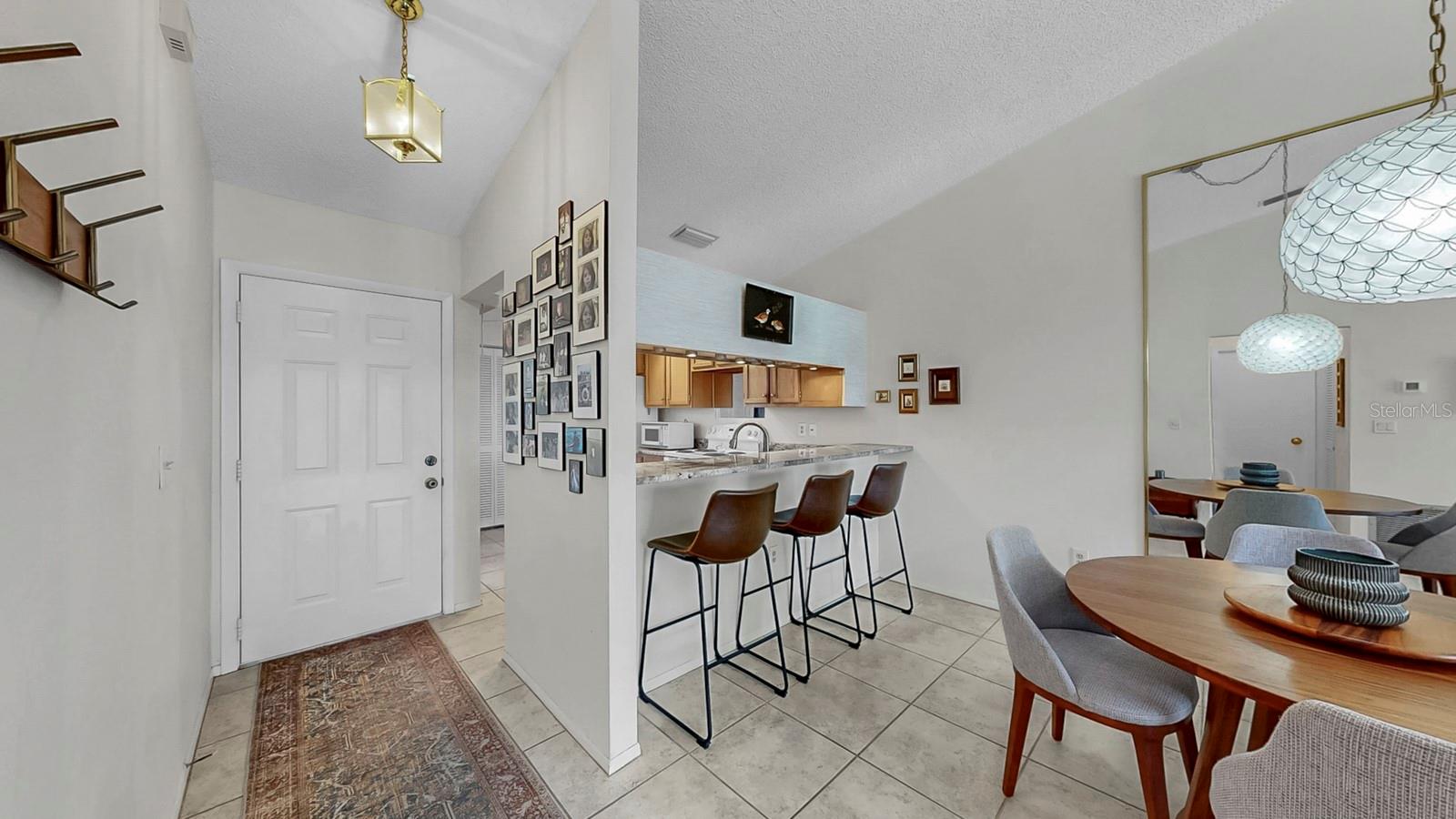 4412 WINSTON LN N #6