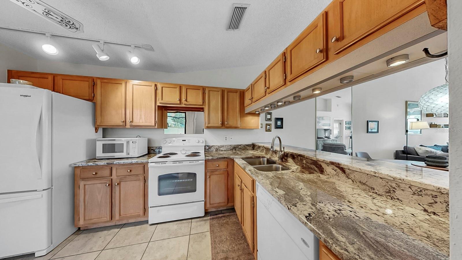 4412 WINSTON LN N #6