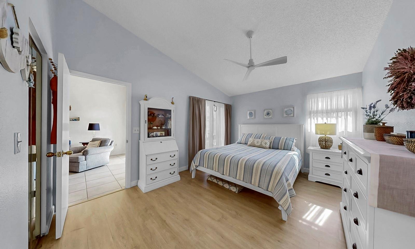 4412 WINSTON LN N #6