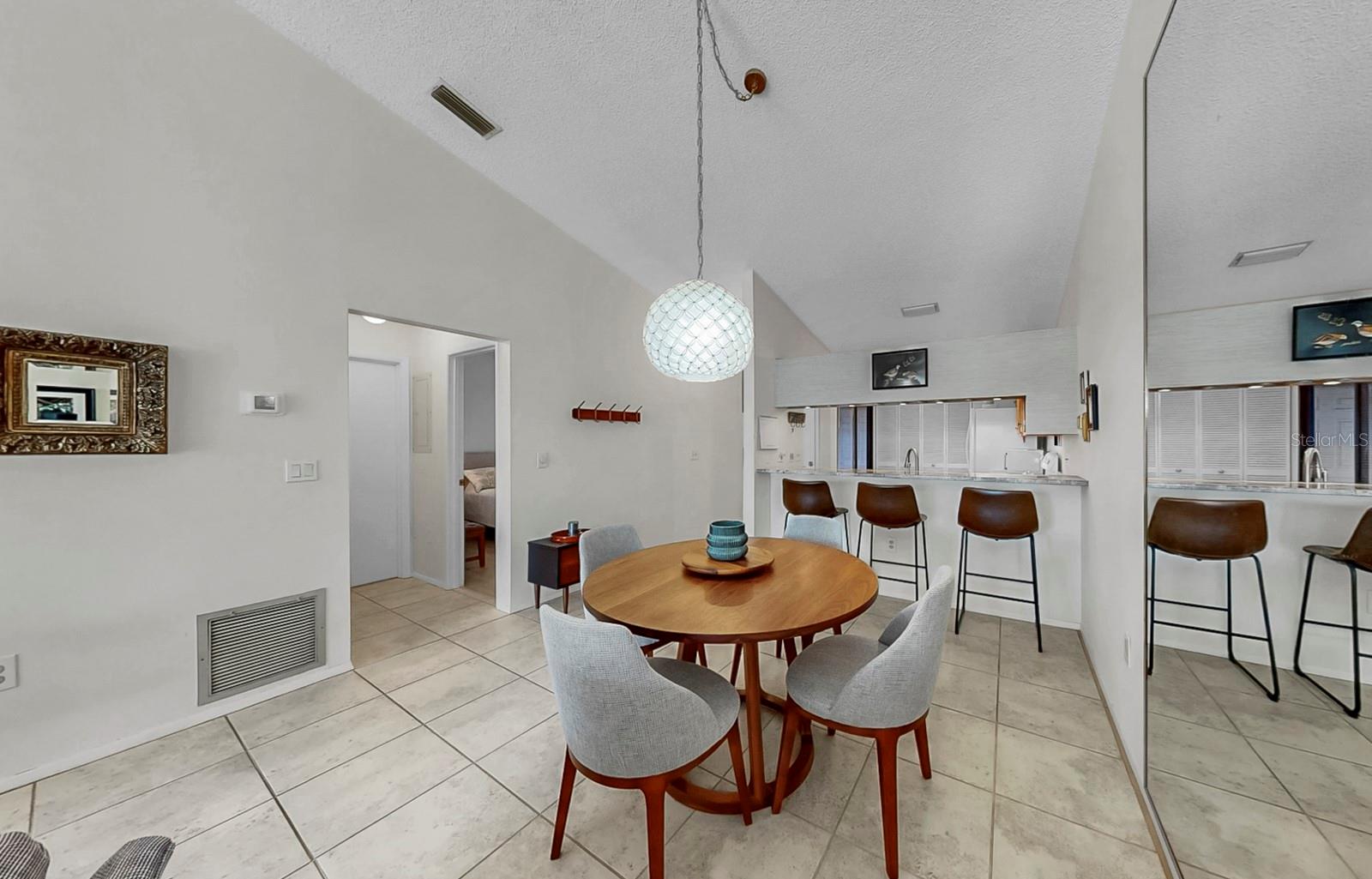 4412 WINSTON LN N #6