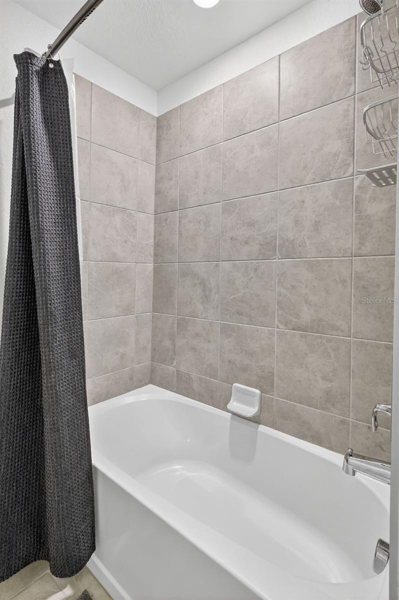 17810 GAWTHROP DR #305