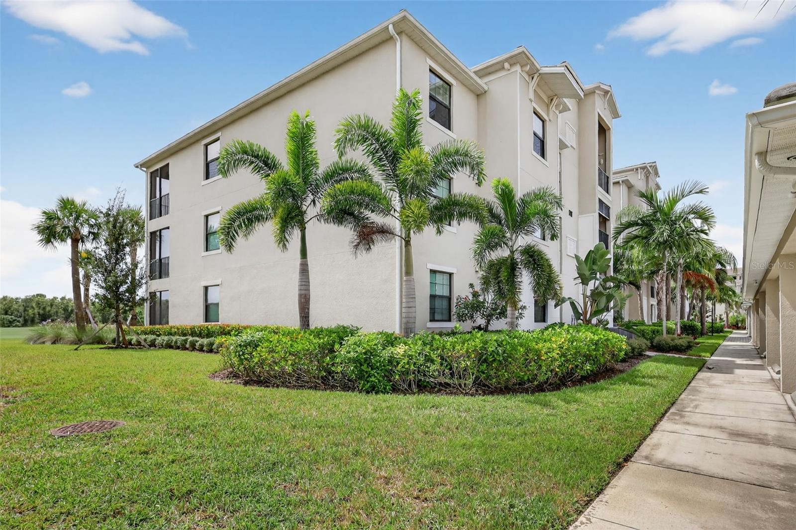 17810 GAWTHROP DR #305