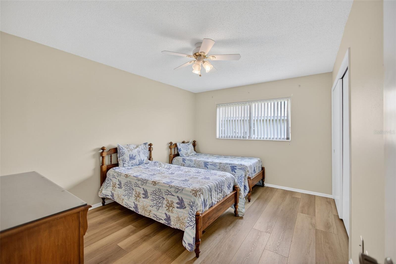 6816 10TH AVE W