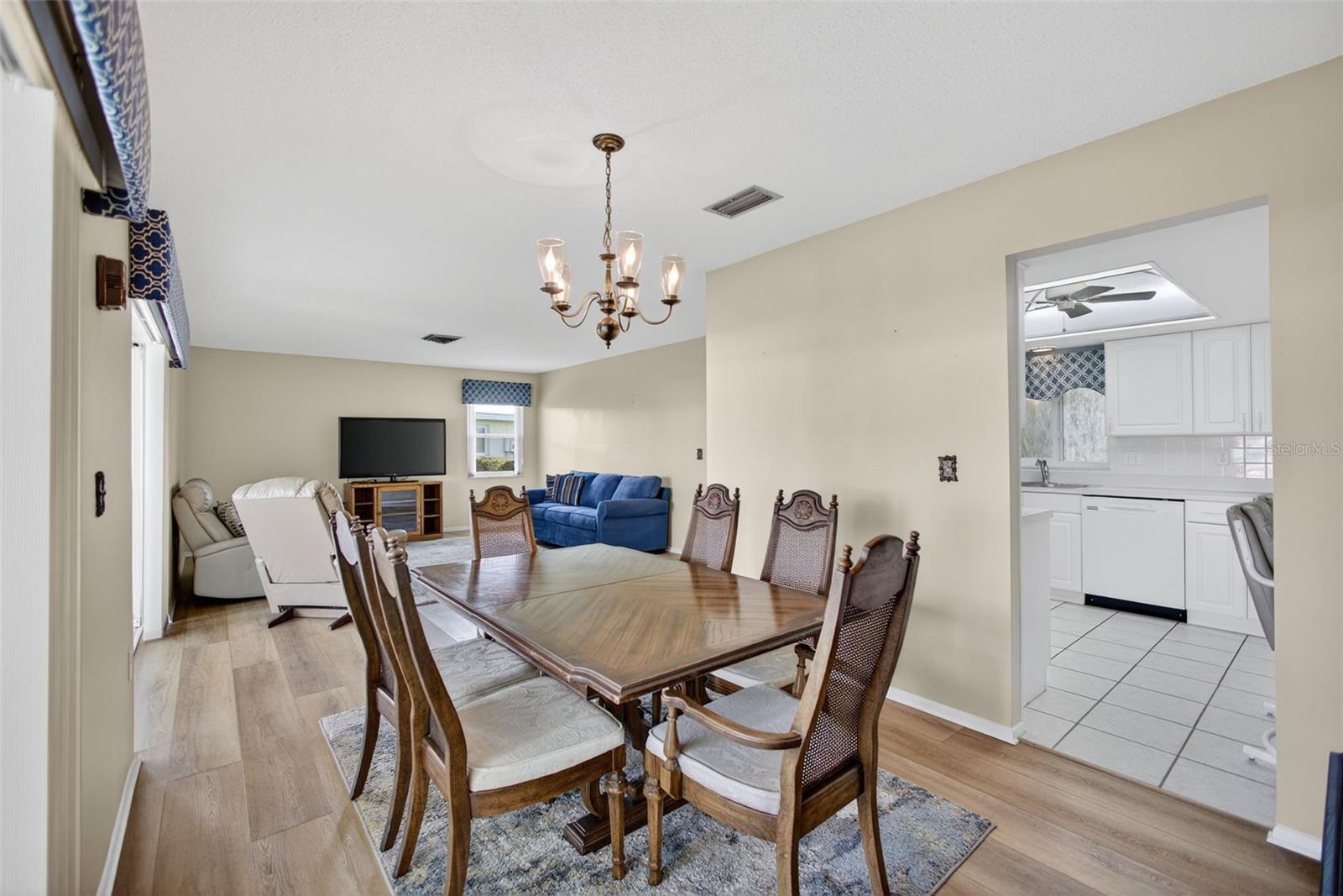 6816 10TH AVE W