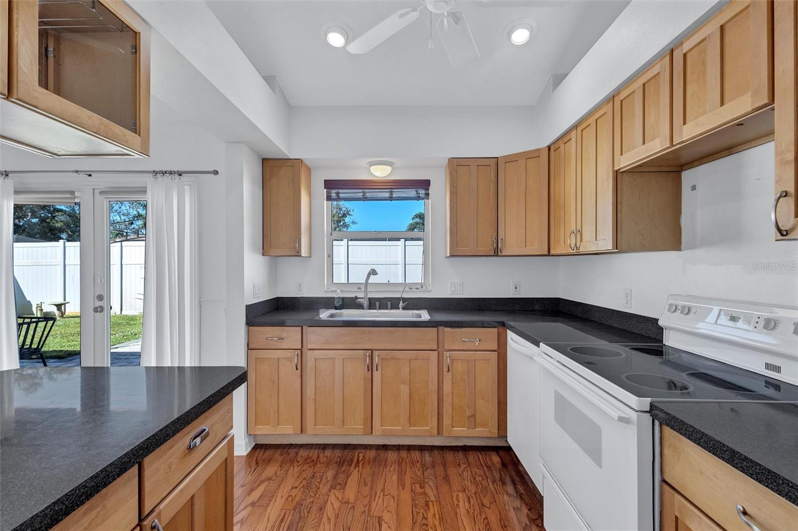 682 ROANOKE RD