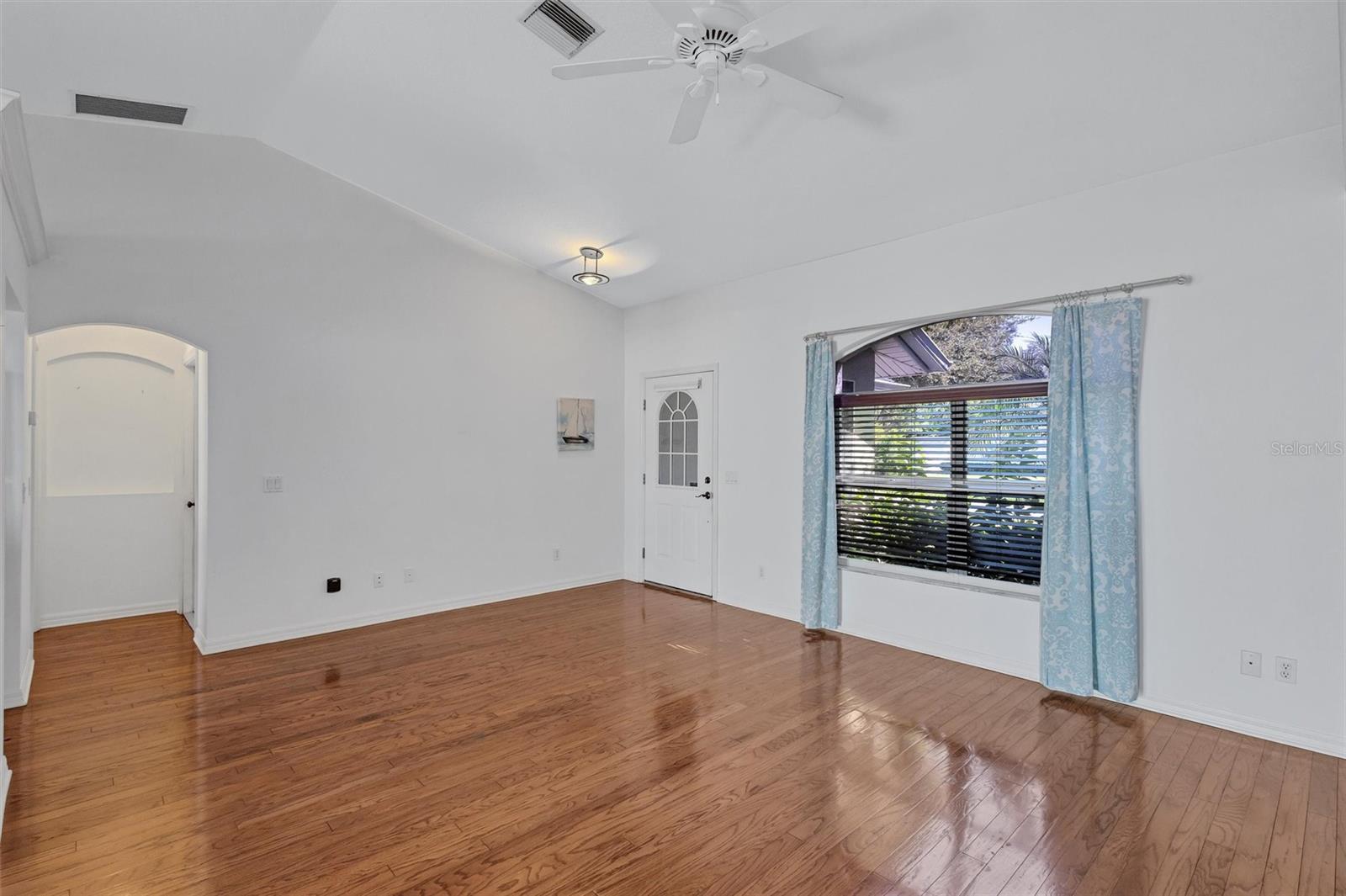 682 ROANOKE RD