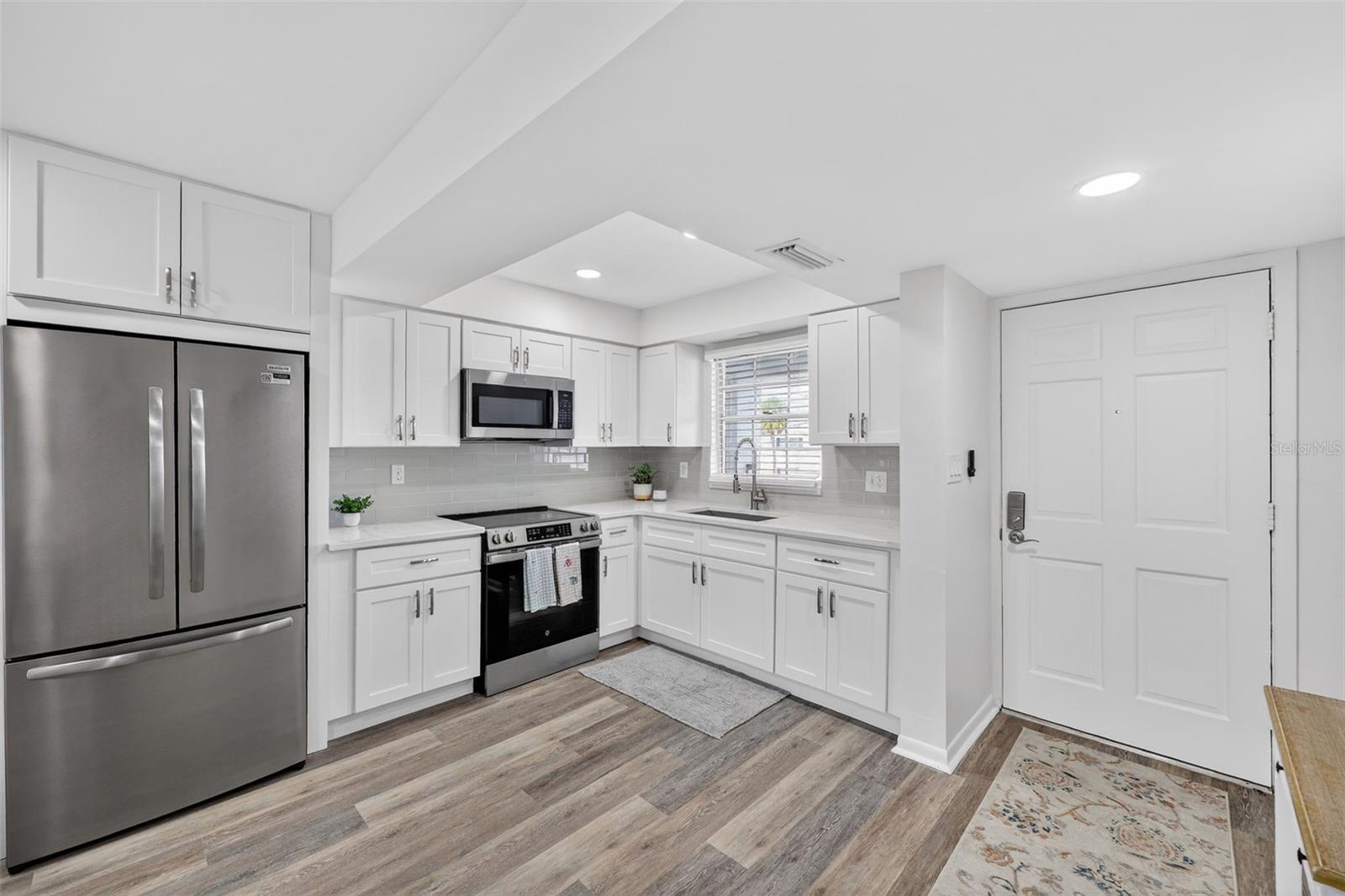 102 46TH AVENUE TER W #402