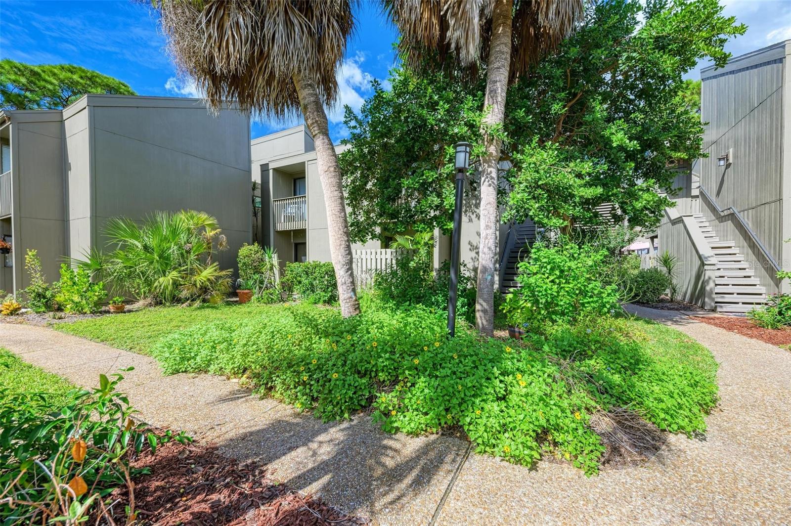110 WOODLAND PL #110