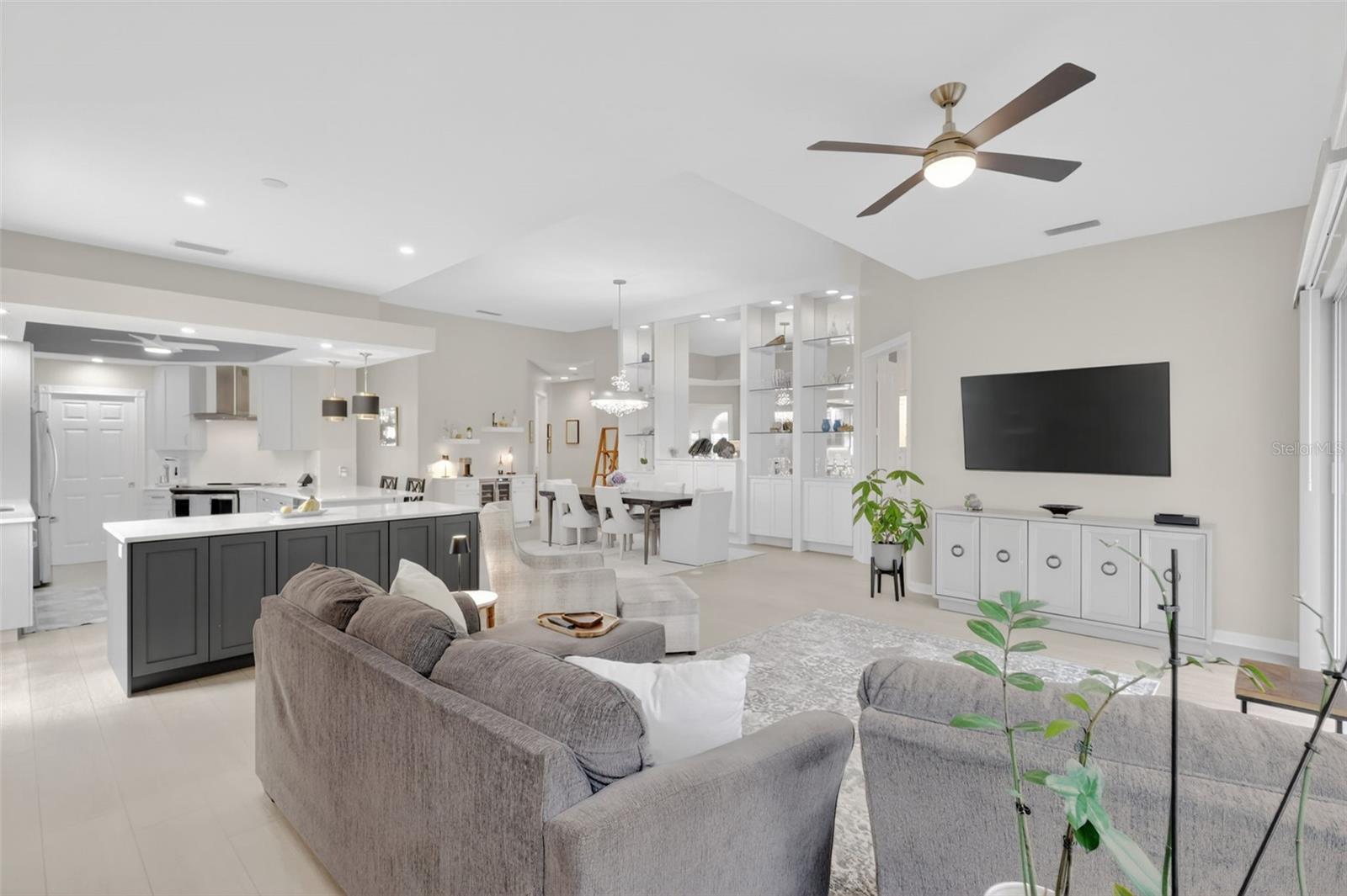 5821 FERRARA DR