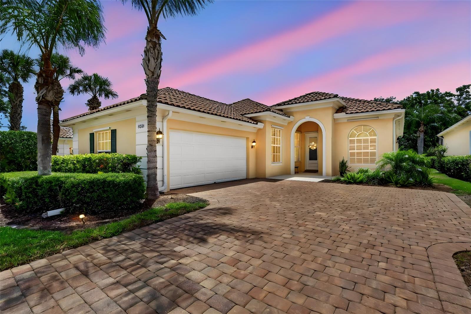 5821 FERRARA DR