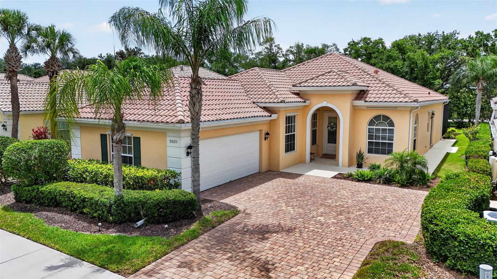 5821 FERRARA DR