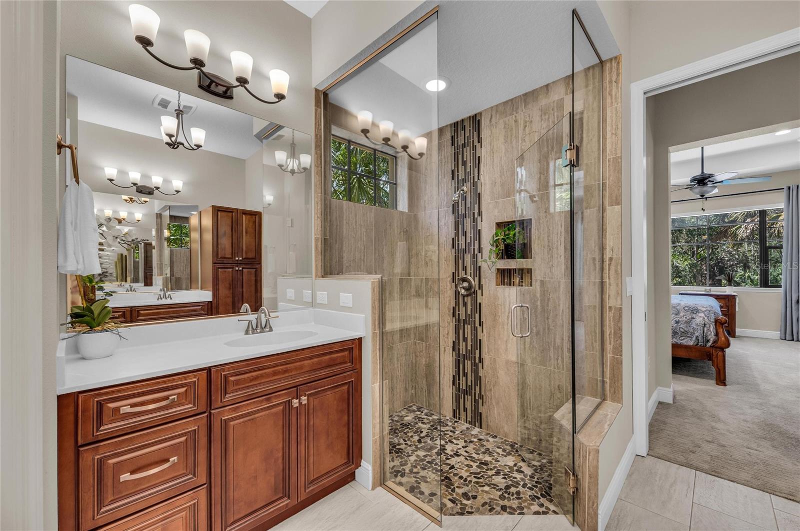 5911 RIVER FOREST CIR
