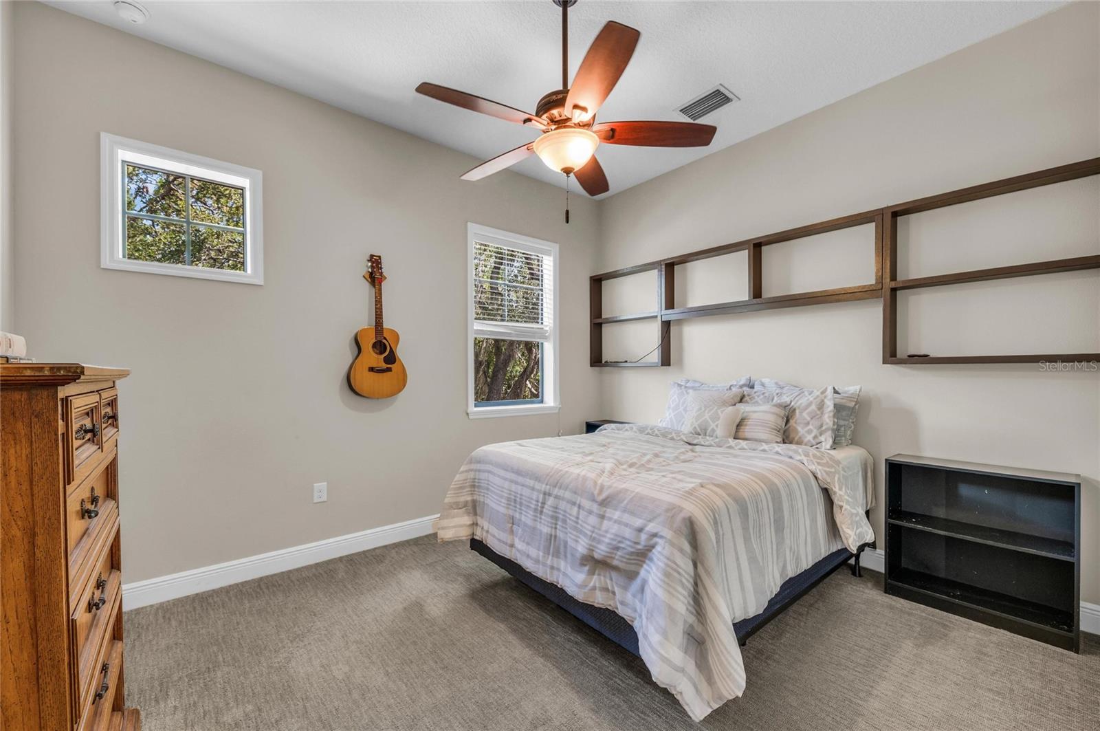 5911 RIVER FOREST CIR