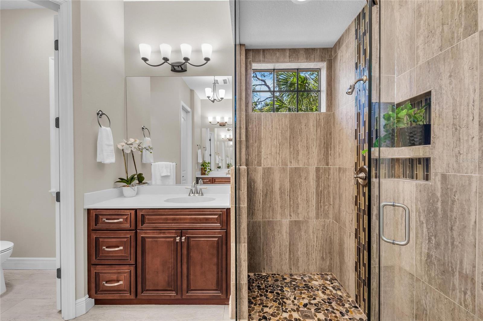 5911 RIVER FOREST CIR