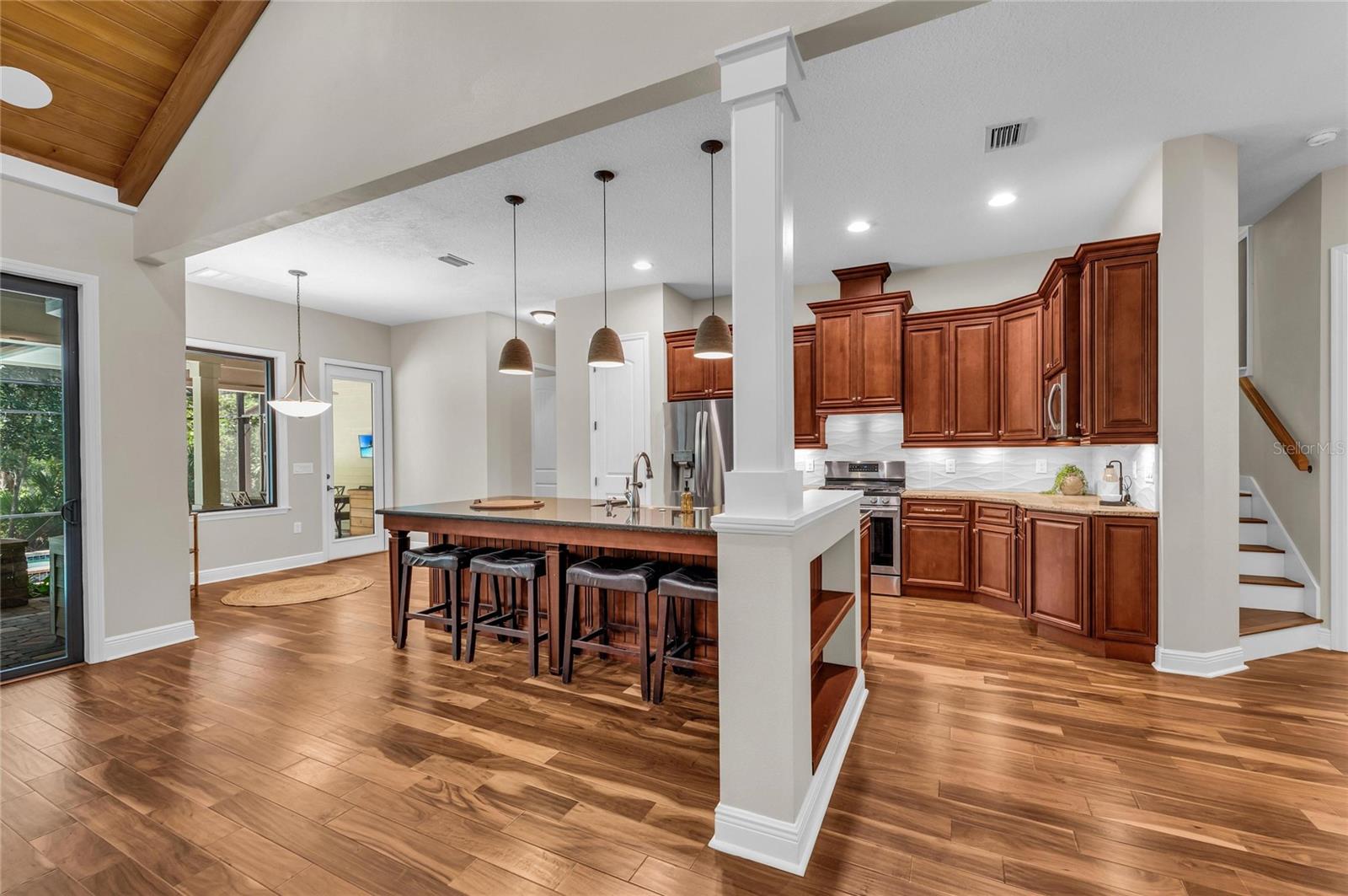 5911 RIVER FOREST CIR