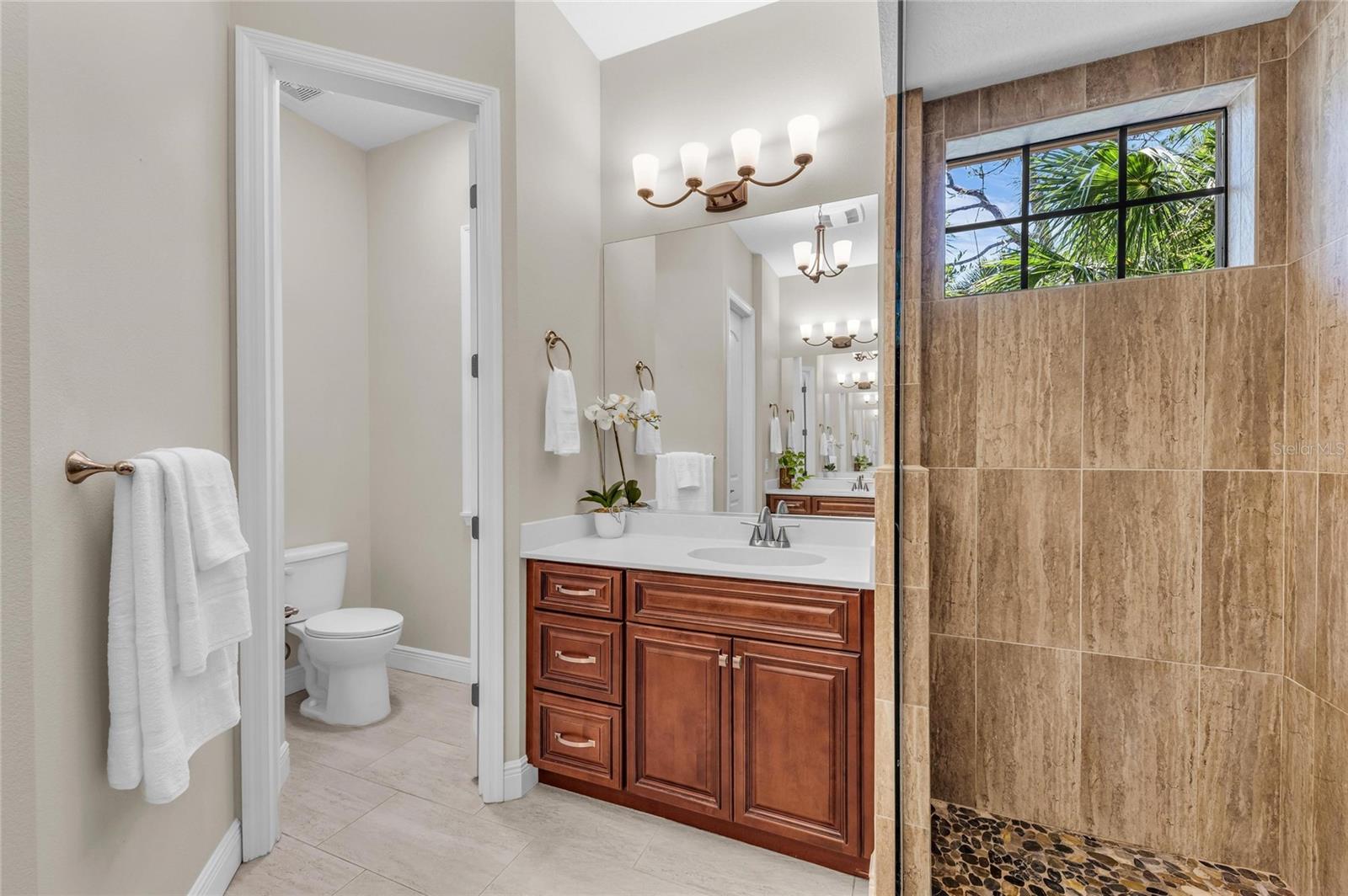 5911 RIVER FOREST CIR