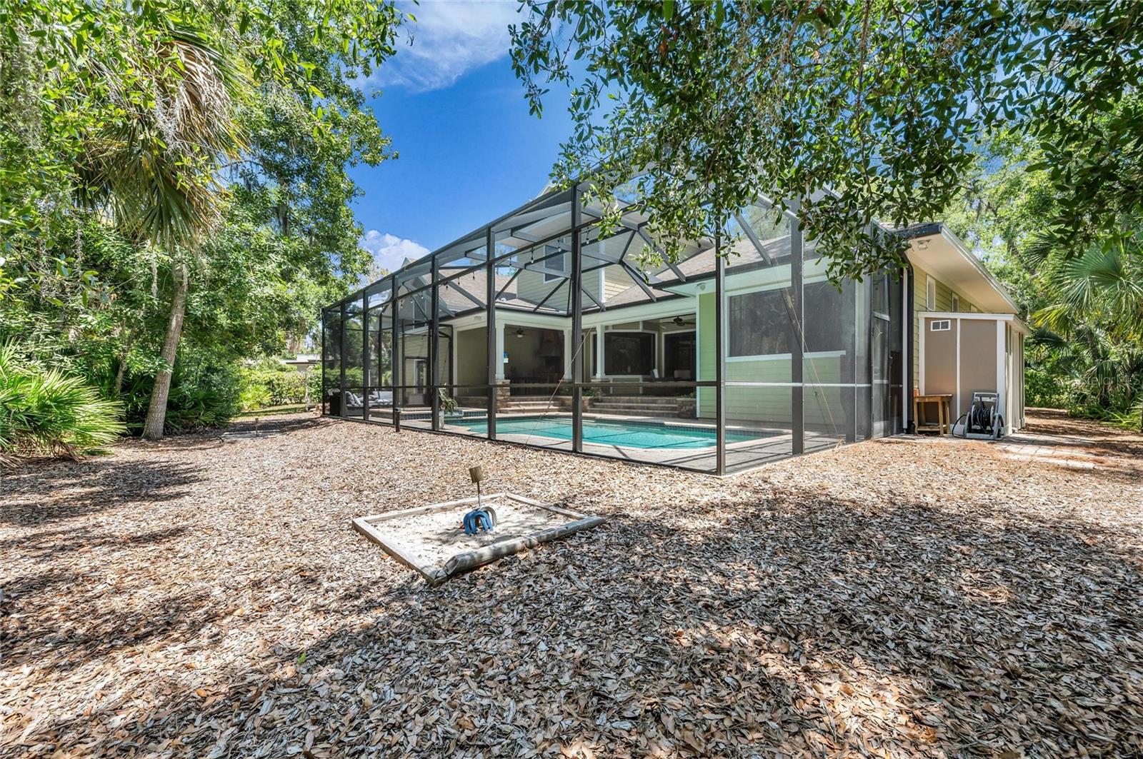 5911 RIVER FOREST CIR