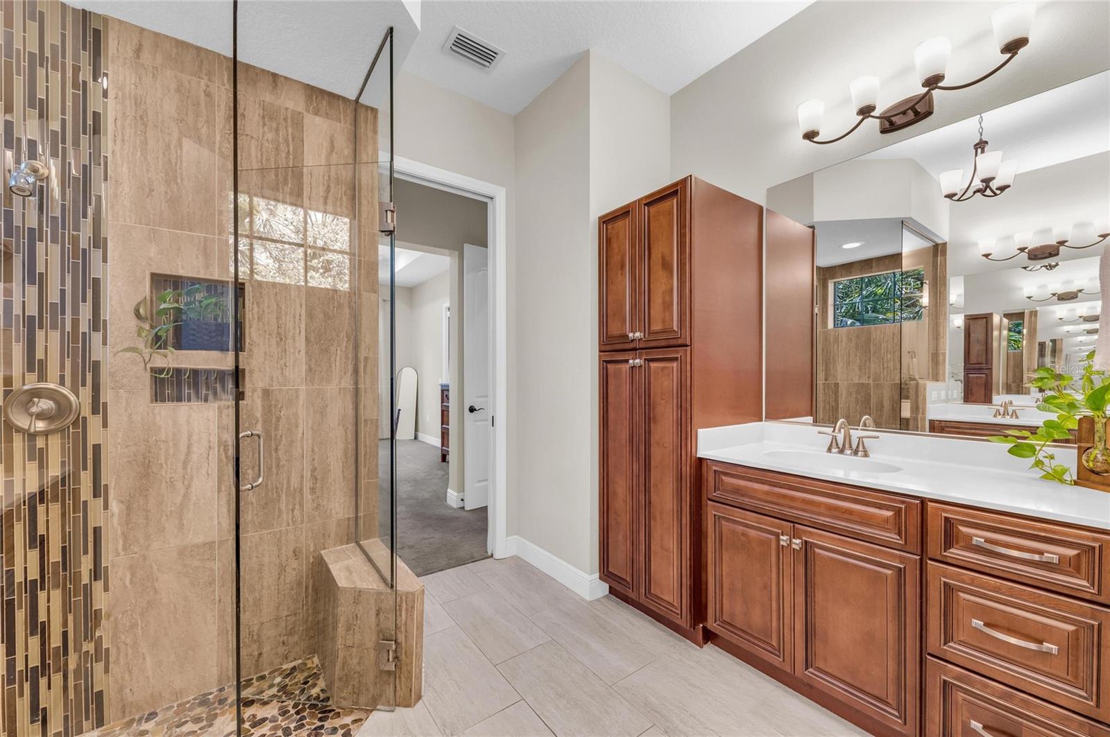 5911 RIVER FOREST CIR