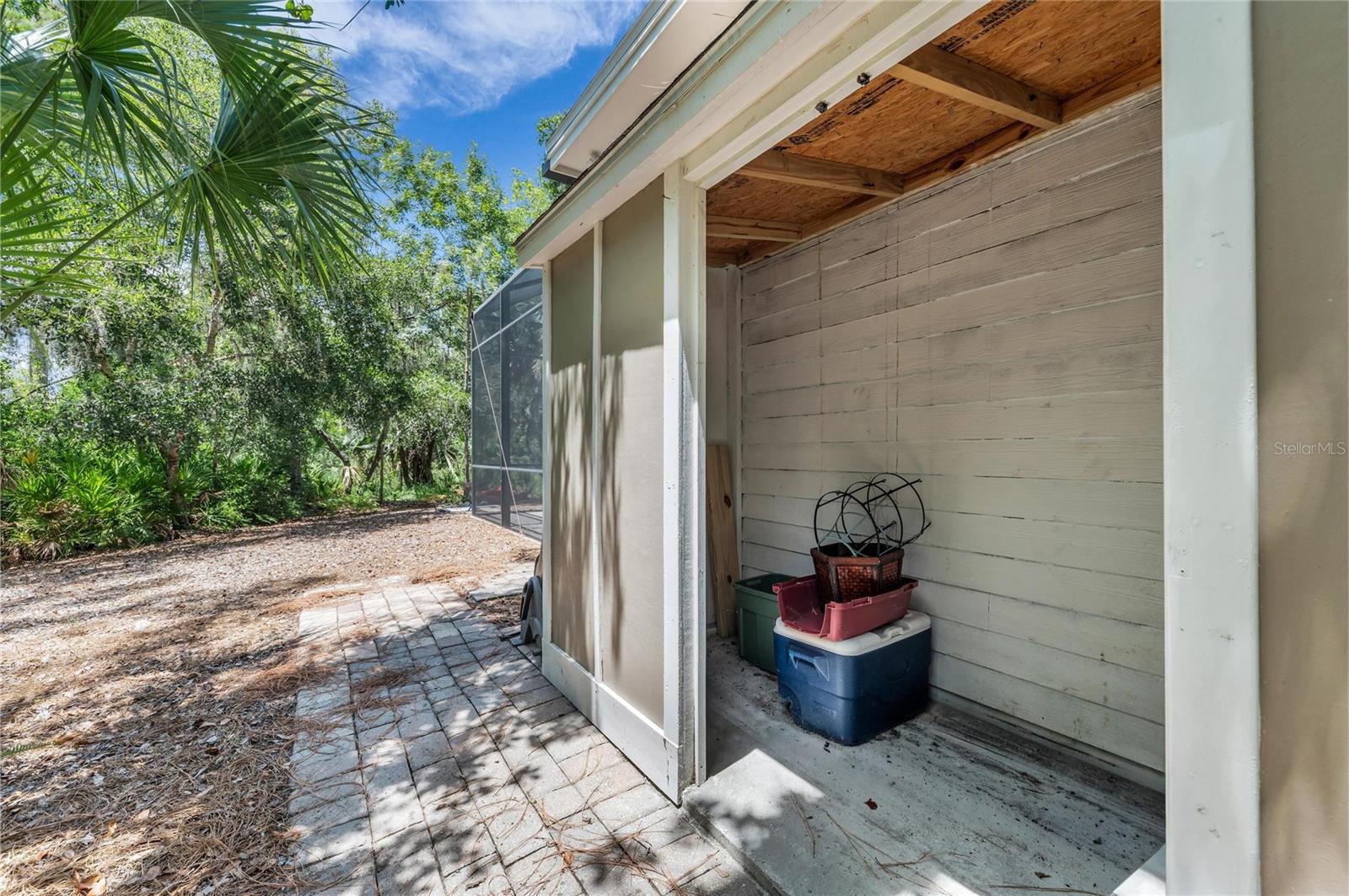 5911 RIVER FOREST CIR