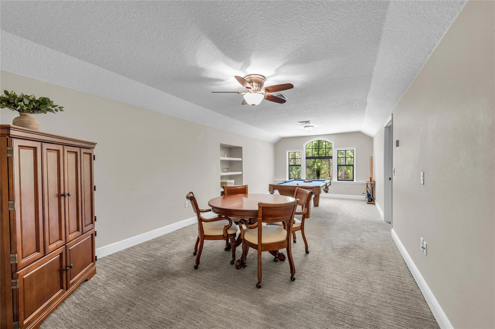 5911 RIVER FOREST CIR