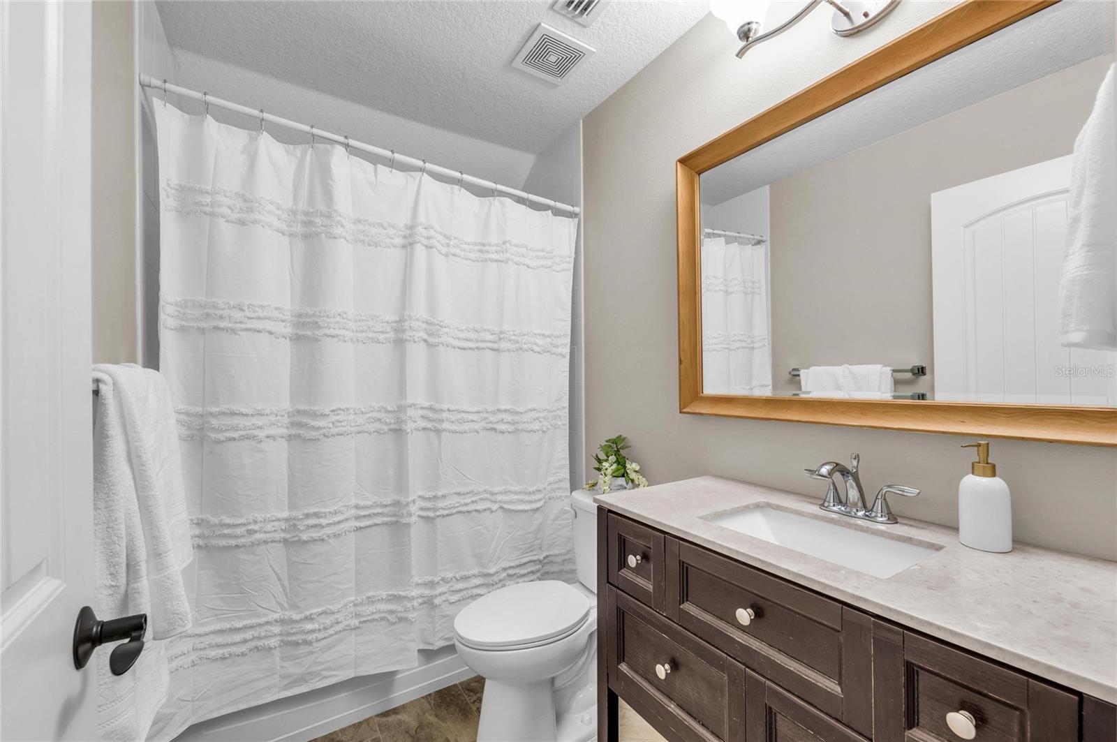5911 RIVER FOREST CIR