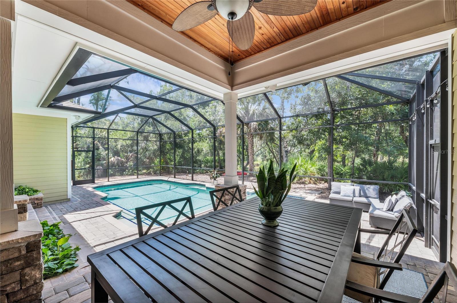 5911 RIVER FOREST CIR